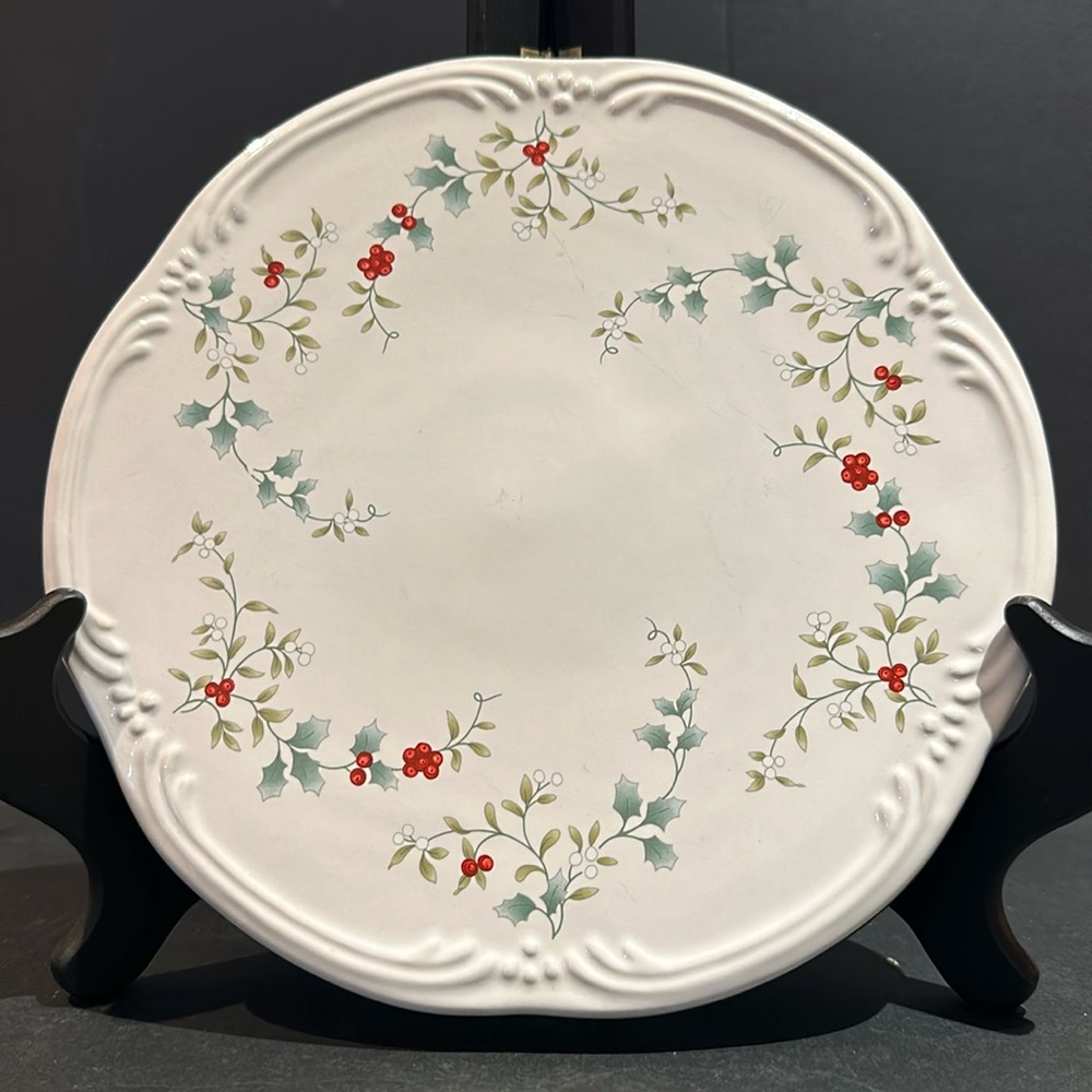 Pfaltzgraff Winterberry hot plate/cheese platter - 8 1/2 inches